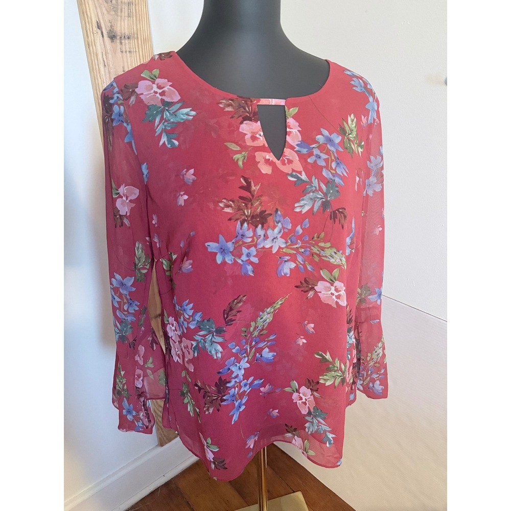 Cabi Sheer Floral Devoted Blouse Size Small Bell Sleeve Key Hole Neck in Red